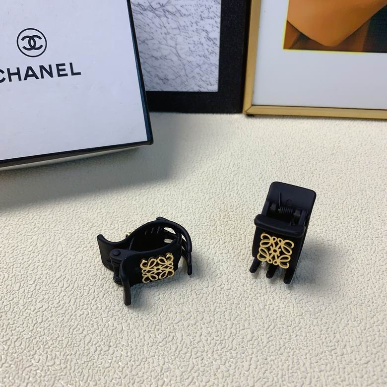 Loewe Hair Grab Clip  (1)